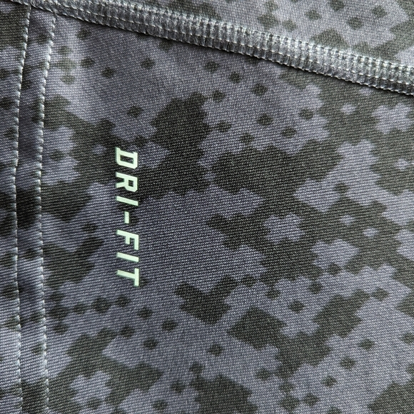 Nike Dri-Fit - Picture 5 of 7